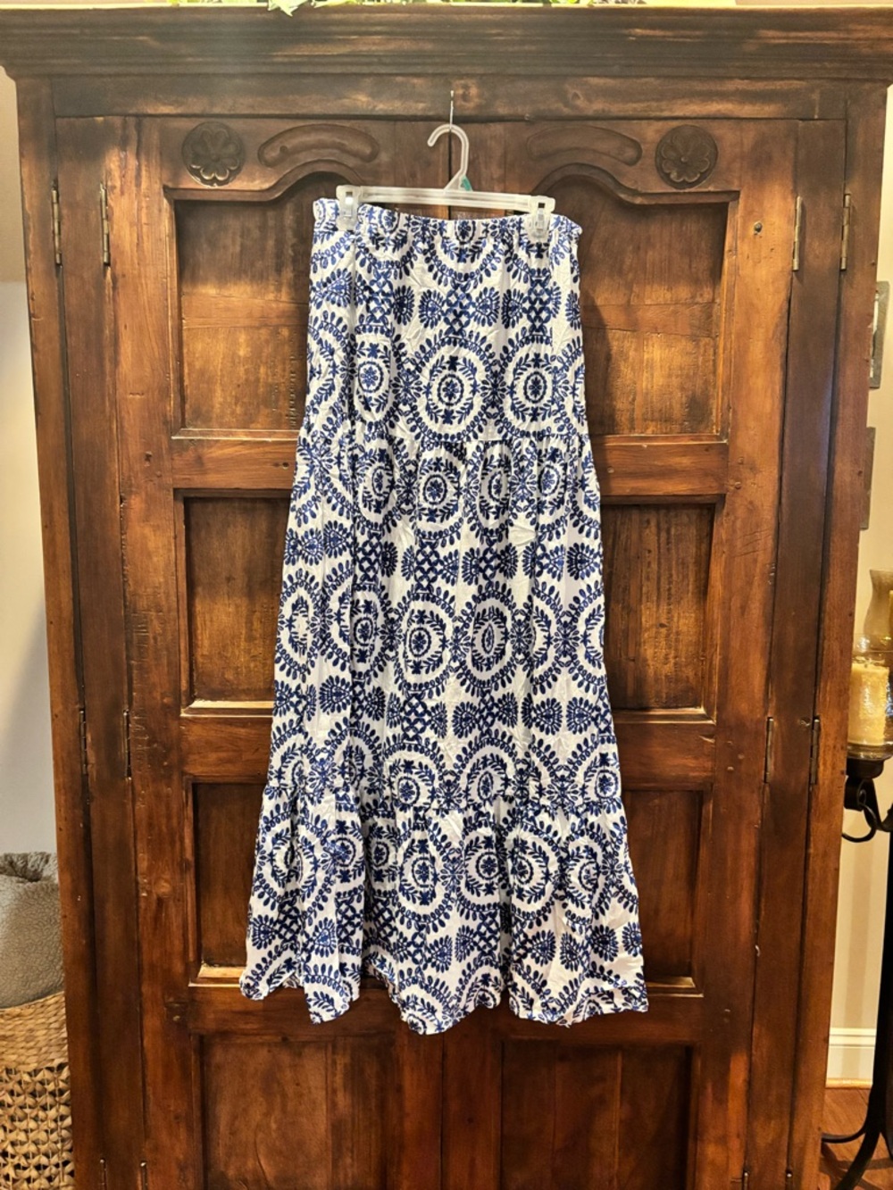 Women's Blue and White Patterned Maxi Skirt Day/Night XL Tall